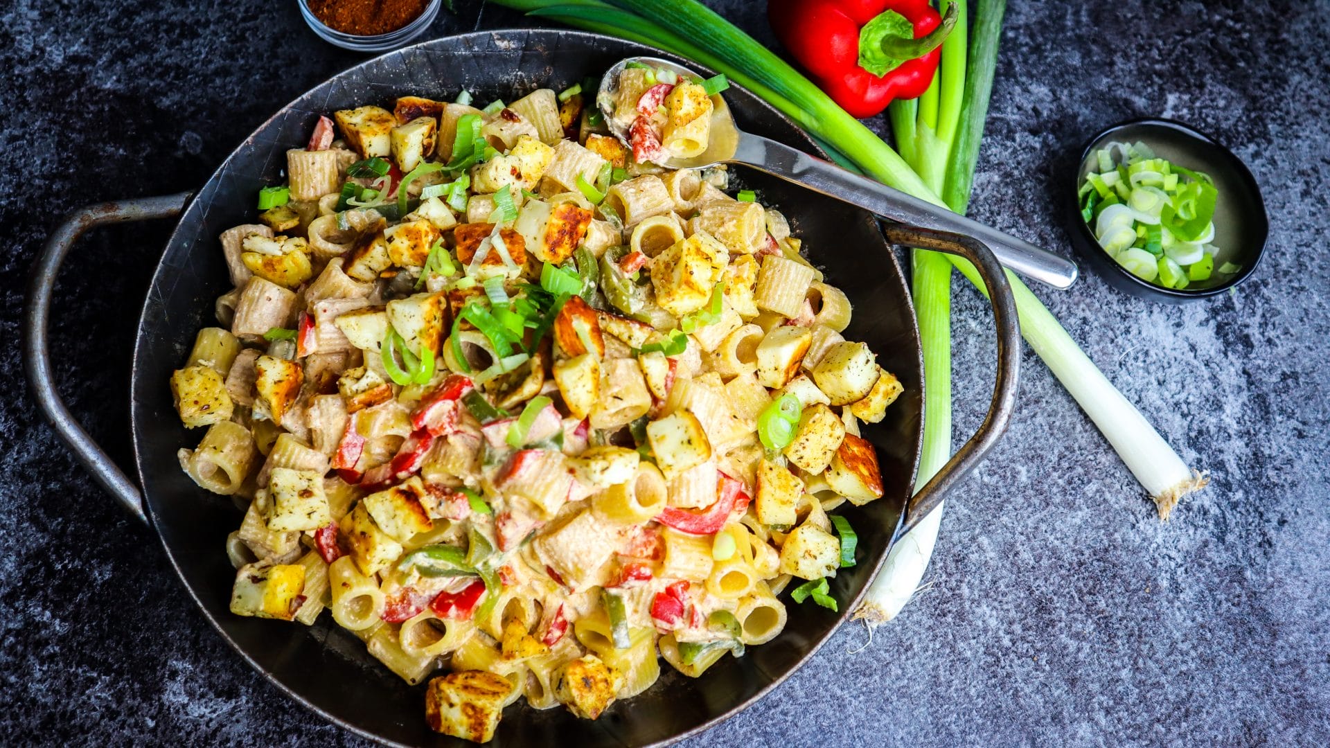 Rezept Mexican Style Pasta mit geröstetem Halloumi