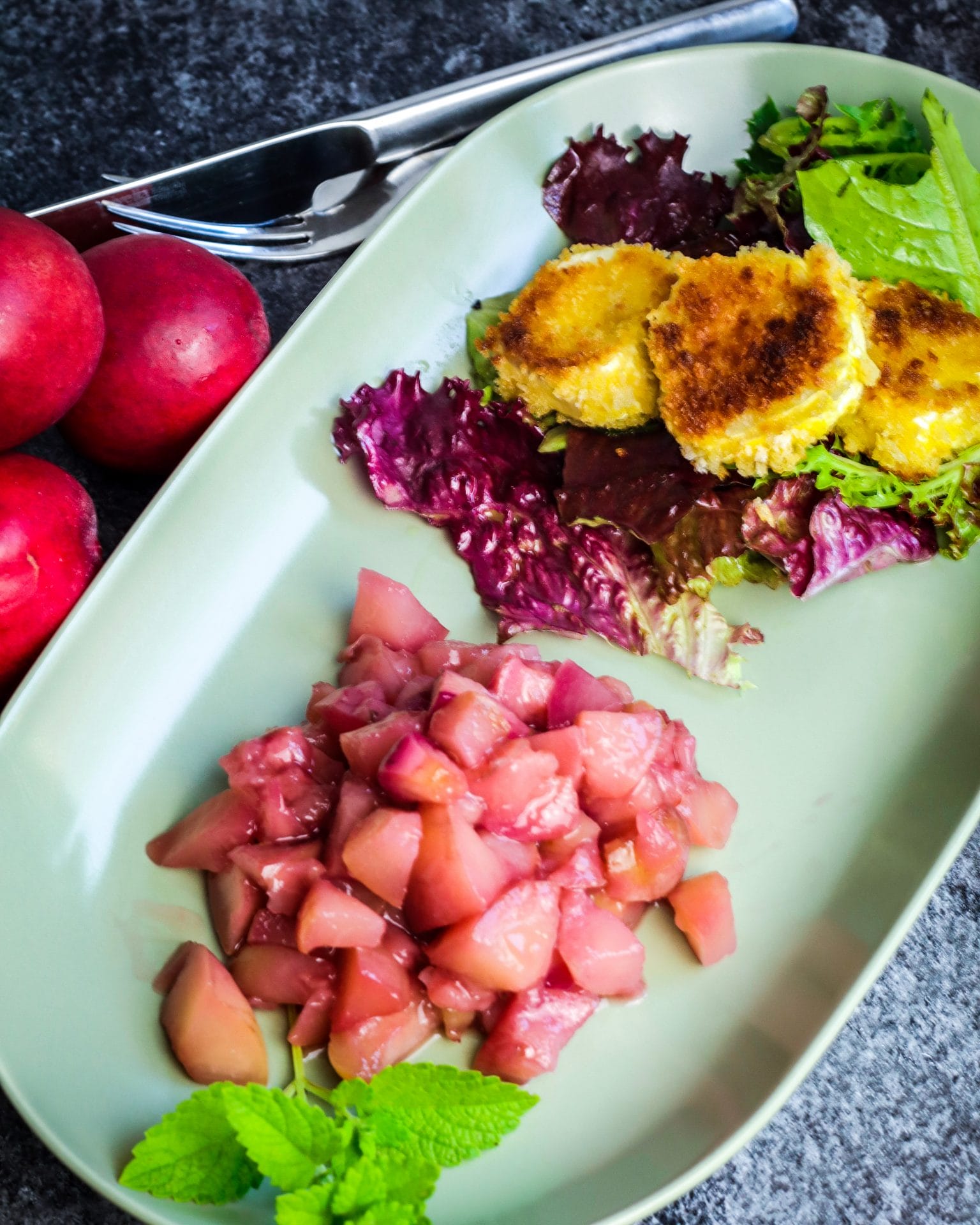Rezept Panierter Ziegenkäse mit karamellisierten Nektarinen